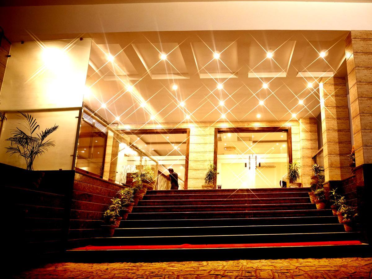 Hotel Trance Ganga Tapovan Exterior foto